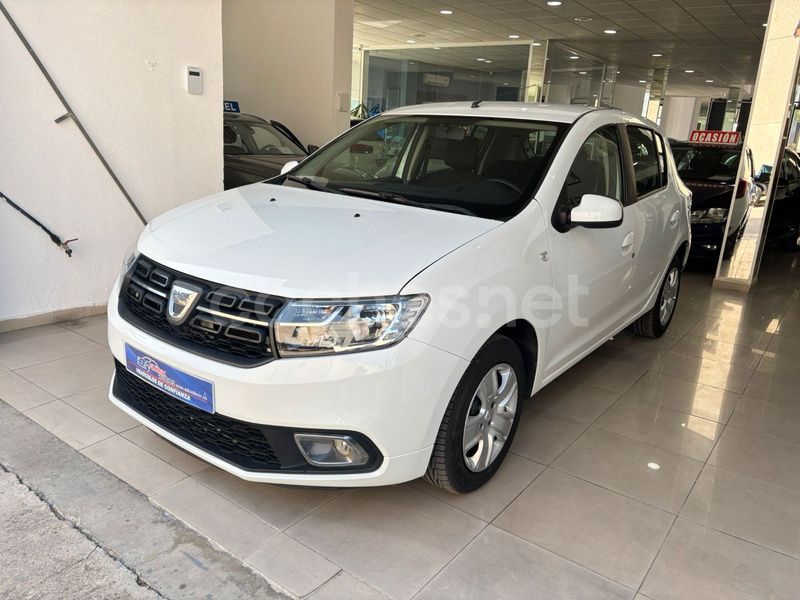 Usado Dacia Sandero Acces 73 CV (53 kW) 2019 Blanco Utilitario