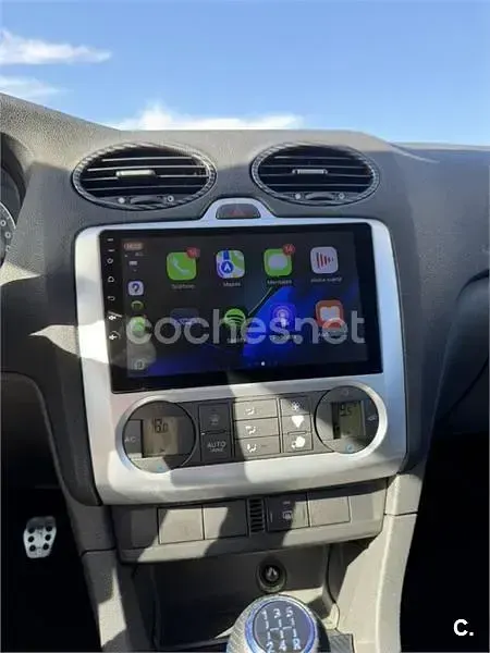 Usado Ford Focus Trend 109 CV (80 kW) 2005 Gris / plata Berlina