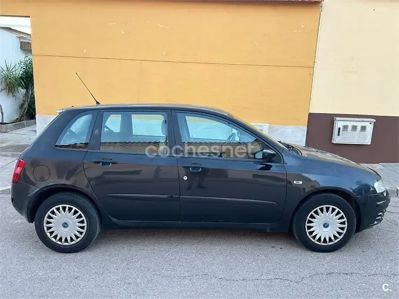 Usado Fiat Stilo Dynamic 115 CV (84 kW) 2005 Negro Berlina
