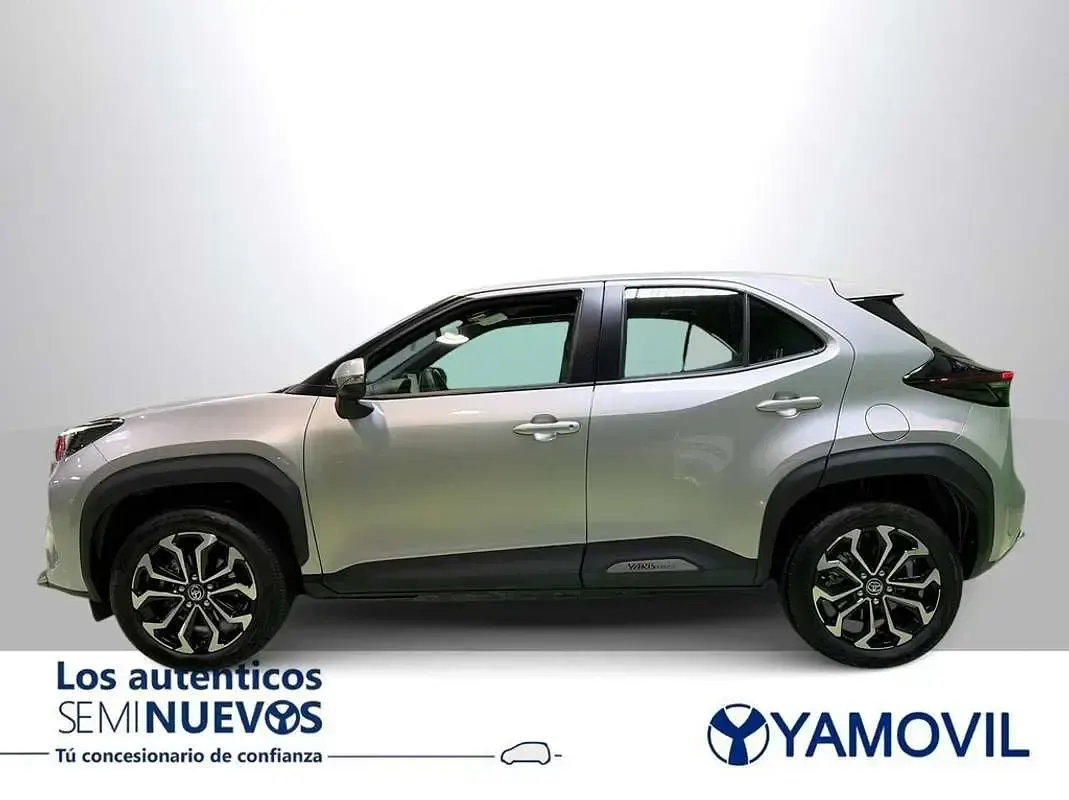 Usado Toyota Yaris Cross Active 116 CV (85 kW) 2023 Gris SUV