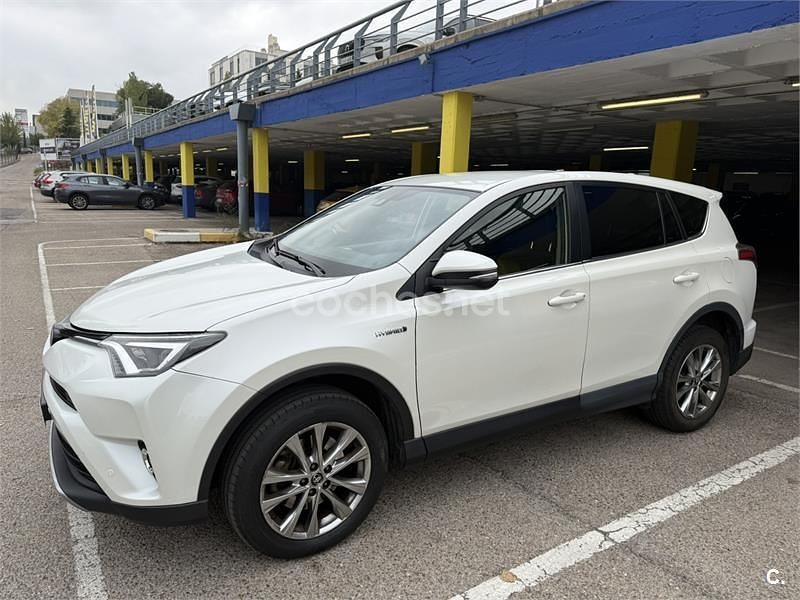 Usado Toyota RAV4 Hybrid Advance 197 CV (144 kW) 2016 Blanco SUV