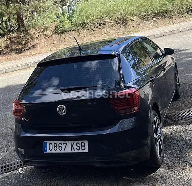 Usado VW Polo Beats 95 CV (69 kW) 2018 Negro Utilitario