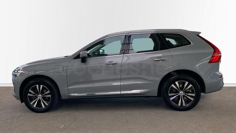 Usado Volvo XC60 Core 350 CV (257 kW) 2023 Gris / plata SUV