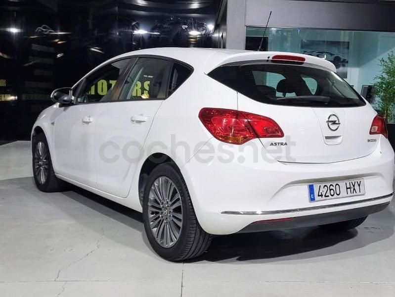 Usado Opel Astra Excellence 110 CV (80 kW) 2015 Blanco Berlina