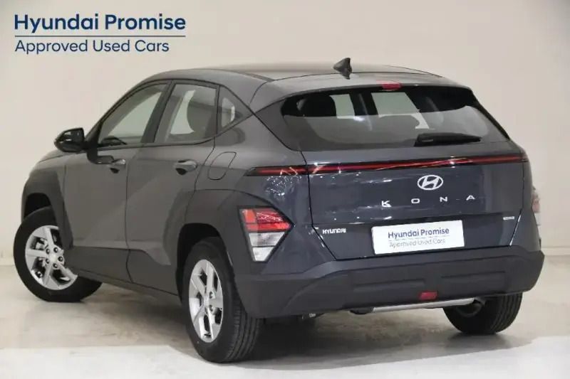 Usado Hyundai Kona 120 CV (88 kW) 2024 Gris/plata SUV
