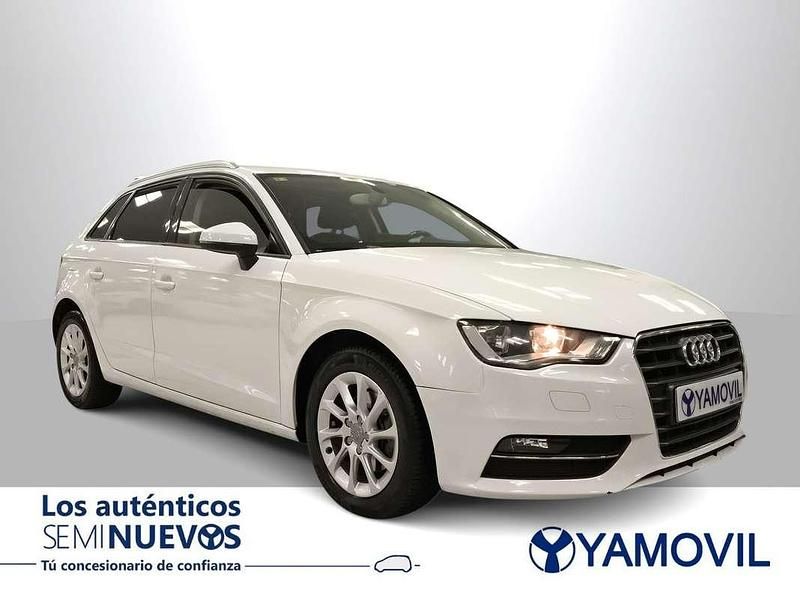 Usado Audi A3 Sportback Attraction 105 CV (77 kW) 2013 Blanco Utilitario