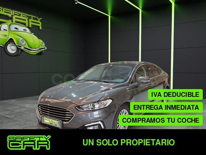 Usado Ford Mondeo Titanium 150 CV (110 kW) 2021 Gris / plata Berlina