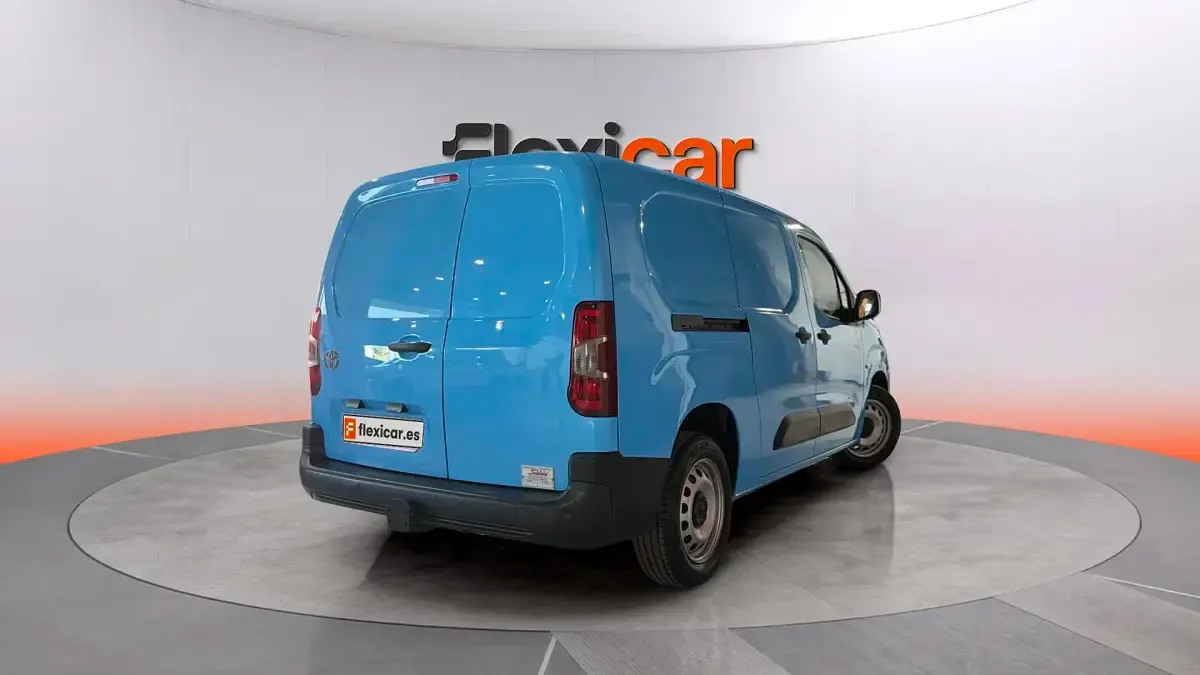 Usado Toyota Proace City City 102 CV (75 kW) 2025 Azul Monovolumen