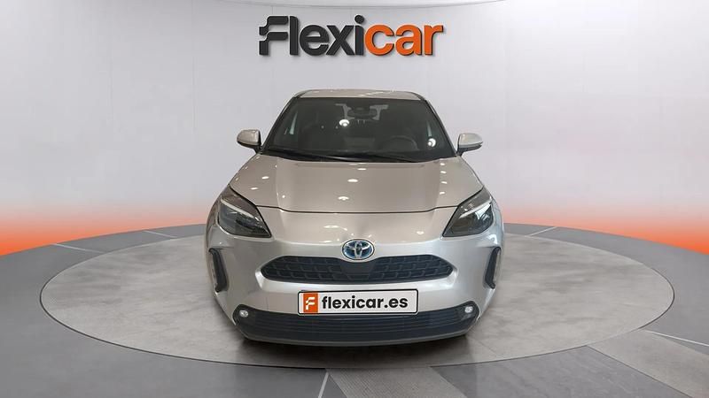 Usado Toyota Yaris Hybrid Active 116 CV (85 kW) 2024 Gris