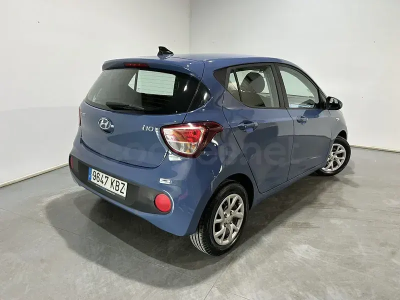 Usado Hyundai i10 67 CV (49 kW) 2017 Azul Utilitario