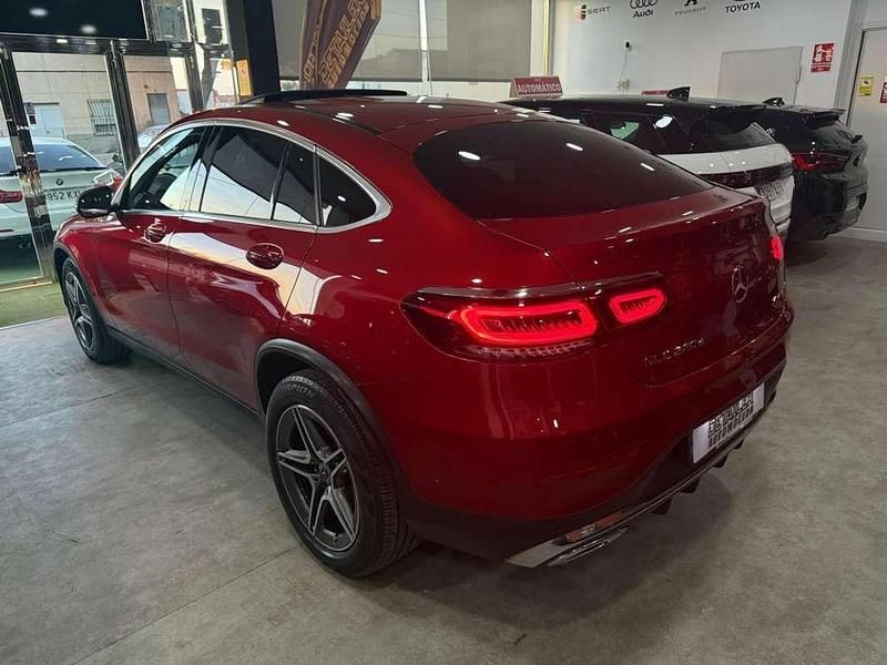 Usado Mercedes GLC220 194 CV (142 kW) 2021 Rojo Coupe