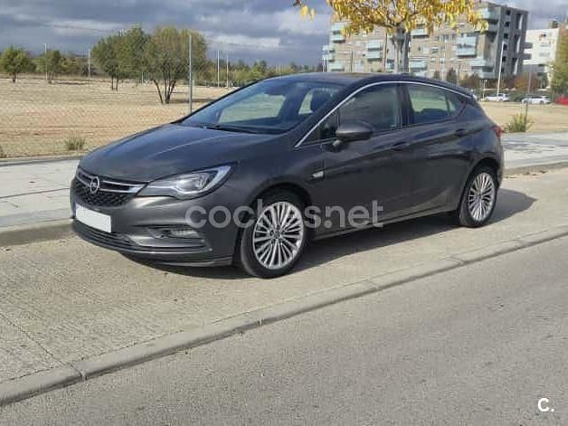 Gris / plata Usado 2016 Opel Astra Excellence Berlina | 9700 € (Precio justo) - Imagen 1/4