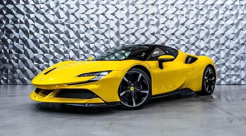 Amarillo Usado 2022 Ferrari SF90 Coupe | 301.900 € - Imagen 1/4