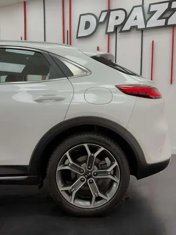 Usado Kia XCeed 140 CV (102 kW) 2019 Blanco SUV
