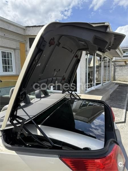 Usado Renault Mégane Cabriolet Privilege 120 CV (88 kW) 2004 Beige Descapotable