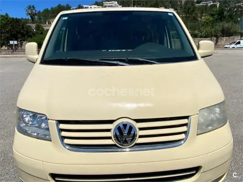 Usado VW Caravelle 130 CV (95 kW) 2008 Amarillo Van