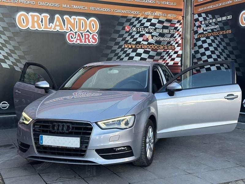 Usado Audi A3 Ambition 110 CV (80 kW) 2014 Gris Utilitario