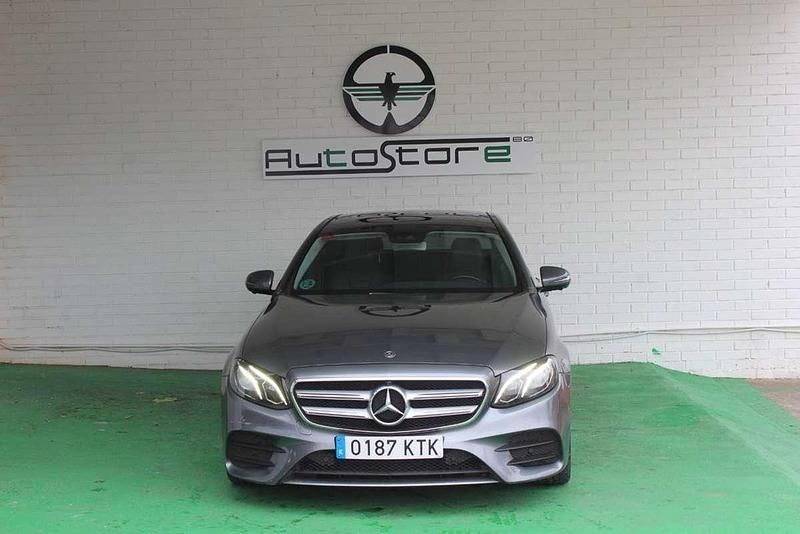 Usado Mercedes E220 194 CV (142 kW) 2019 Gris / plata Berlina