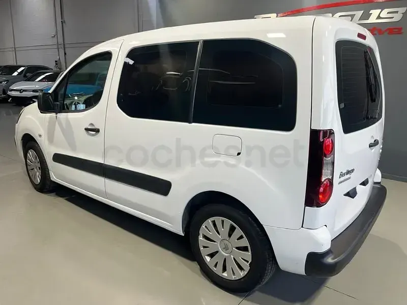 Usado Citroën Berlingo Feel 110 CV (80 kW) 2016 Blanco Monovolumen