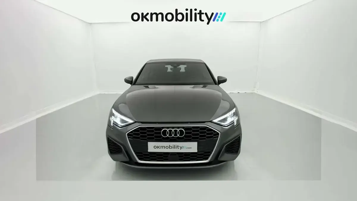 Usado Audi A3 S-Line 150 CV (110 kW) 2024 Plateado Familiar
