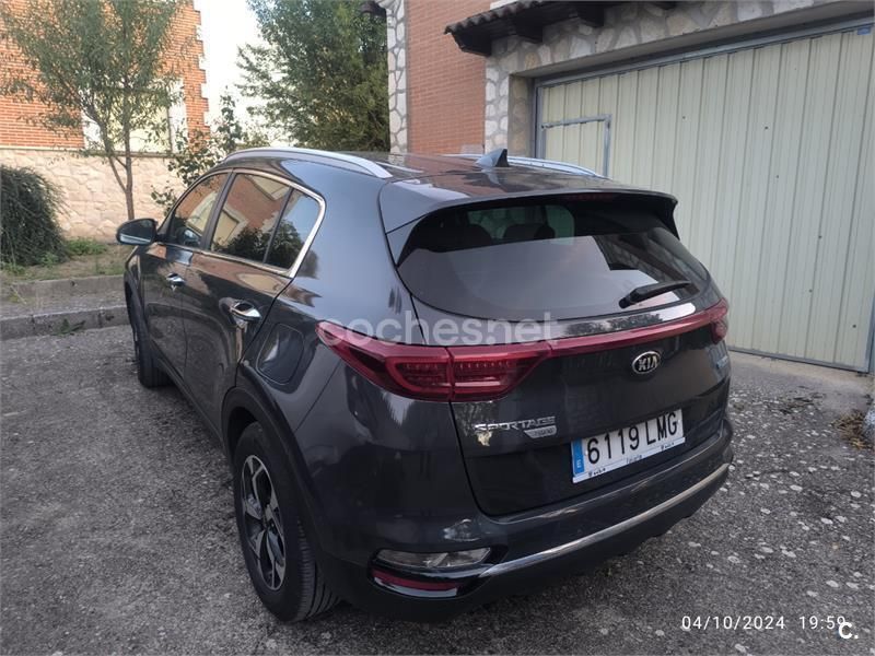 Gris / plata Usado 2021 Kia Sportage Plus SUV | 21.250 € (Precio justo) - Imagen 1/4