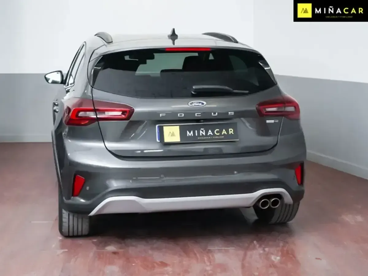 Usado Ford Focus Active 155 CV (114 kW) 2023 Gris