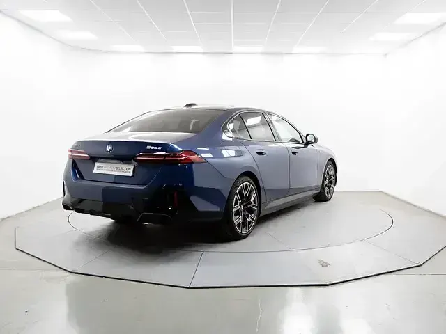 Occasion BMW 550e Comfort Edition 489 PK (359 kW) 2025 Blauw Sedan