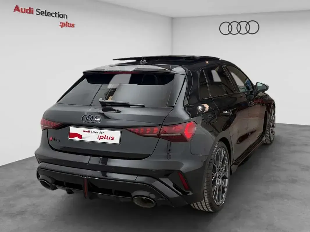 Usado Audi RS3 Sportback Premium 400 CV (294 kW) 2024 Negro Utilitario
