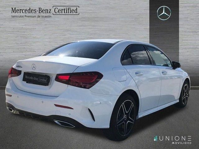 Usado Mercedes A250 AMG line 218 CV (160 kW) 2024 Blanco polar