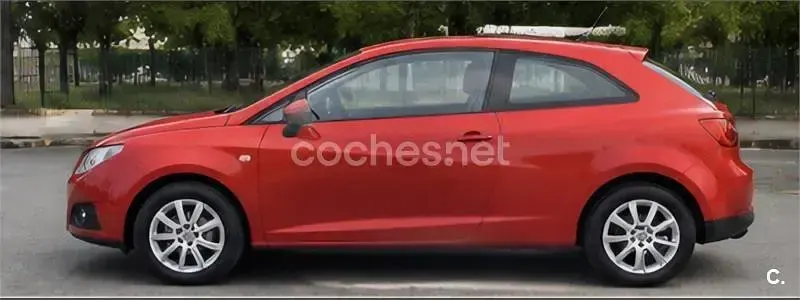 Usado Seat Ibiza SC Style 90 CV (66 kW) 2010 Rojo Utilitario
