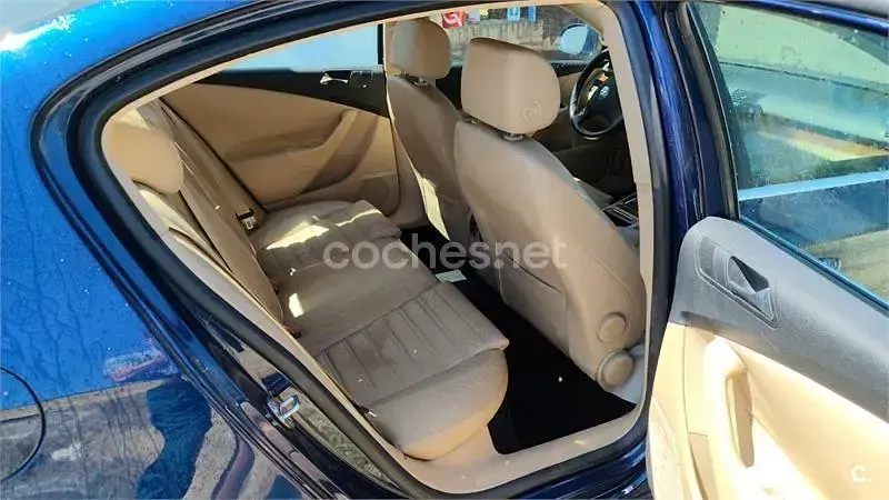 Usado VW Passat Highline 140 CV (102 kW) 2006 Azul Berlina