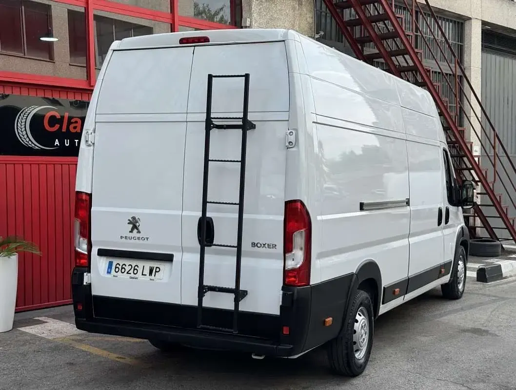 Usado Peugeot Boxer S 140 CV (102 kW) 2022 Blanco Van