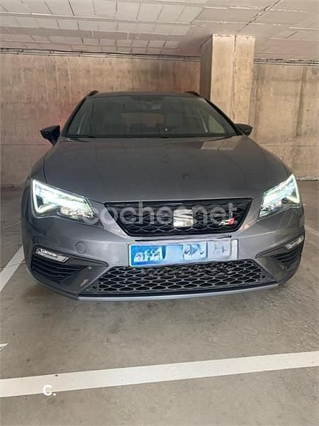 Usado Seat Leon ST CUPRA 300 CV (220 kW) 2018 Gris / plata Familiar