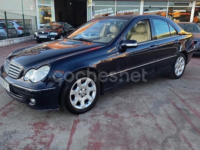 Negro Usado 2004 Mercedes C220 Avantgarde Familiar | 4499 € (Precio justo) - Imagen 1/4