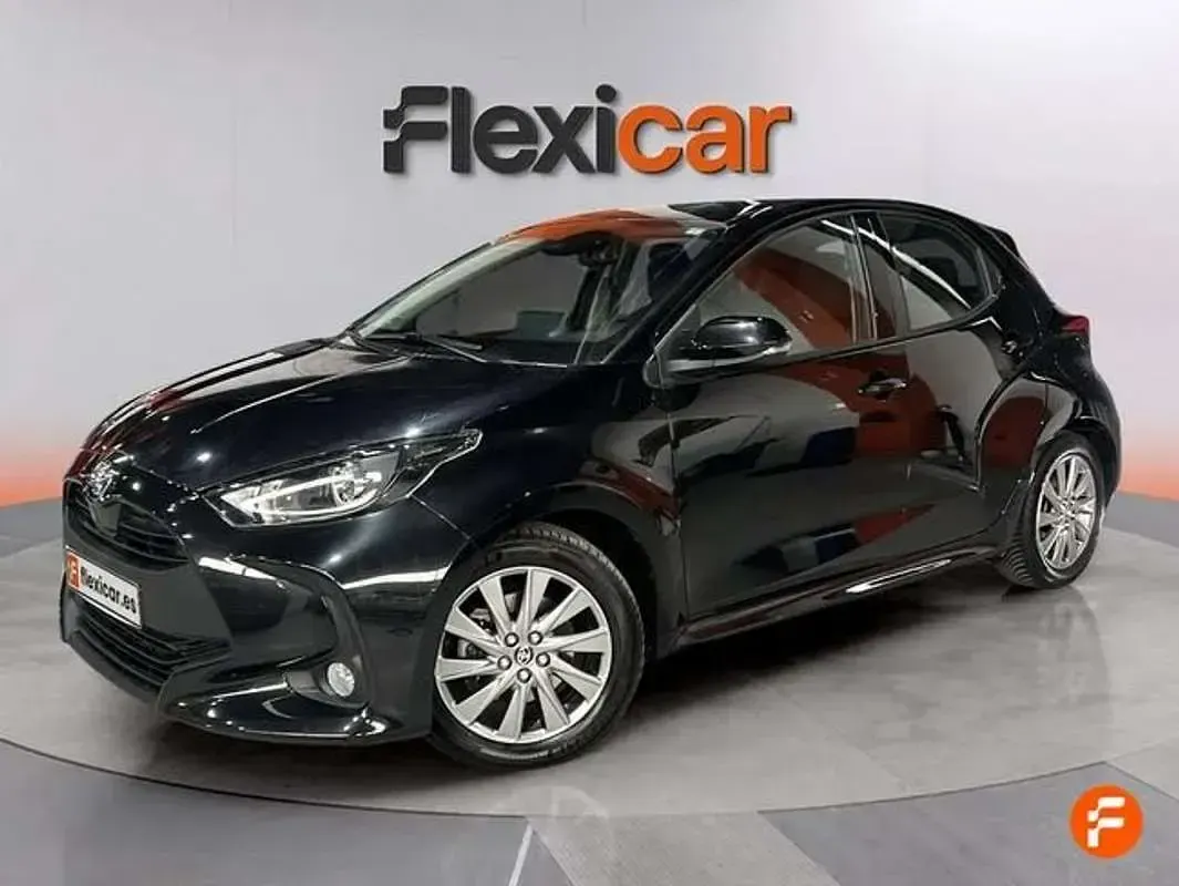 Usado Toyota Yaris Active 116 CV (85 kW) 2023 Negro Utilitario
