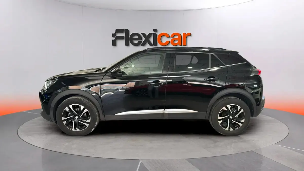 Usado Peugeot 2008 Active 101 CV (74 kW) 2023 Negro SUV