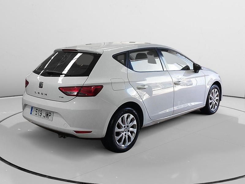 Używany Seat Leon Style 111 KM (81 kW) 2017 Biały Hatchback
