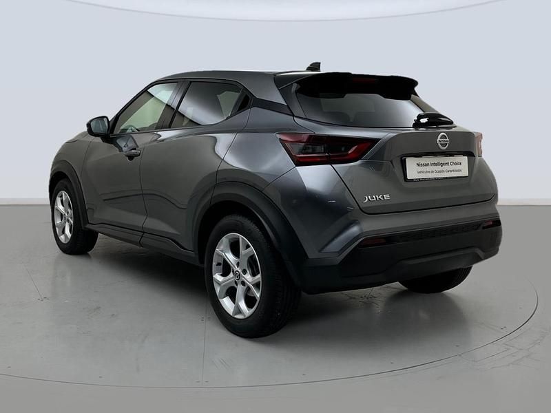 Usado Nissan Juke N-Connecta 114 CV (83 kW) 2022 Gris SUV