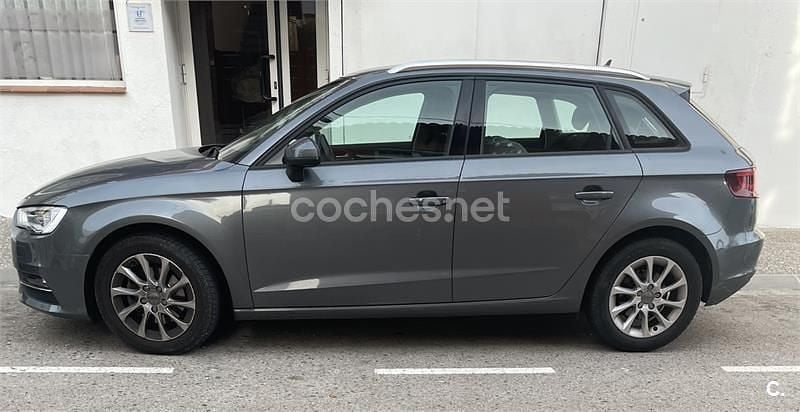 Gris / plata Usado 2015 Audi A3 Sportback Attraction Berlina | 10.690 € (Buen precio) - Imagen 1/4