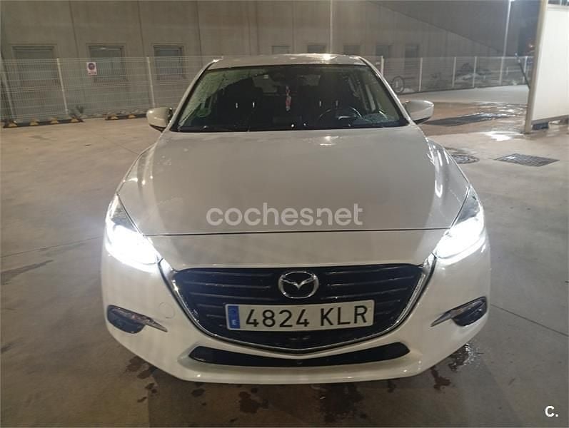 Usado Mazda 3 Luxury 105 CV (77 kW) 2018 Blanco Berlina