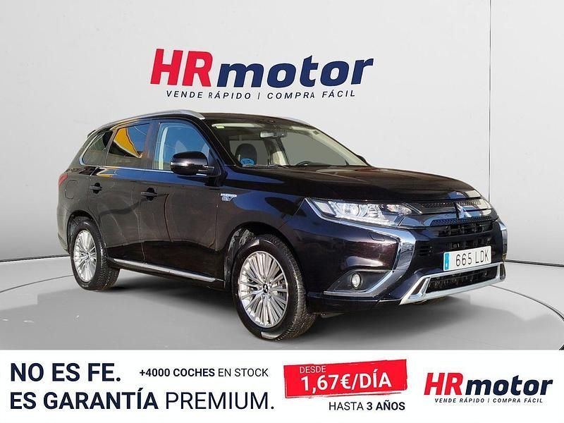Usado Mitsubishi Outlander P-HEV Motion 224 CV (164 kW) 2019 Negro SUV