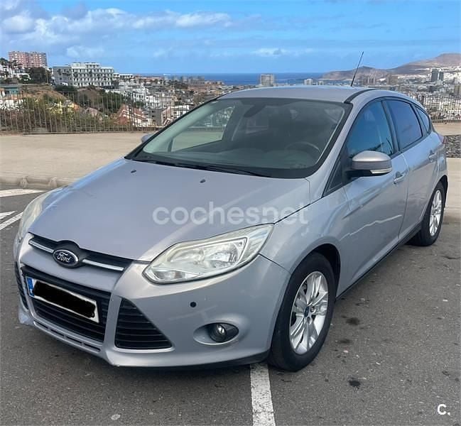 Gris / plata Usado 2012 Ford Focus Trend Berlina | 4990 € (Buen precio) - Imagen 1/4