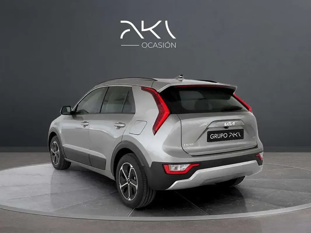 Usado Kia Niro 129 CV (94 kW) 2025 Gris SUV