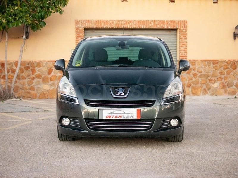 Usado Peugeot 5008 Active 112 CV (82 kW) 2012 Gris Monovolumen