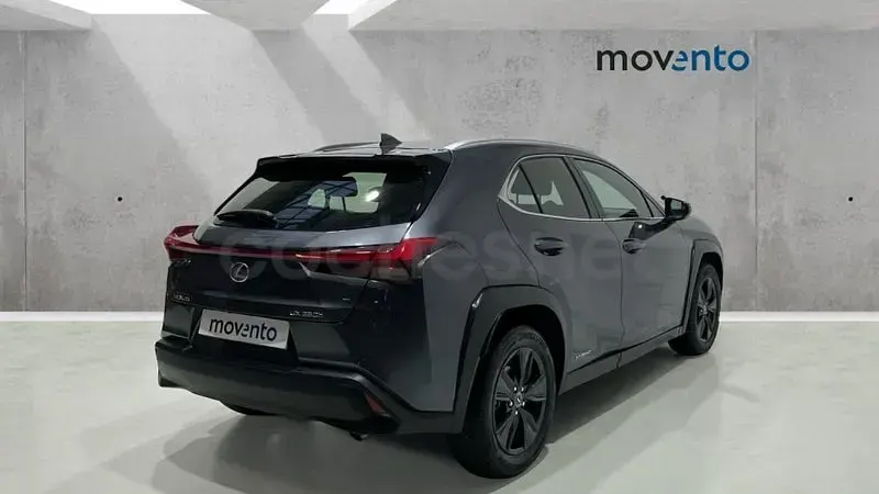 Usado Lexus UX Business Edition 184 CV (135 kW) 2022 Gris / plata SUV