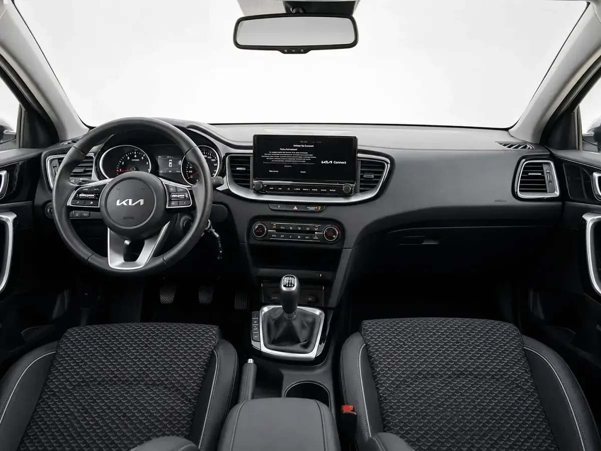 Usado Kia Ceed 120 CV (88 kW) 2022 Blanco Utilitario