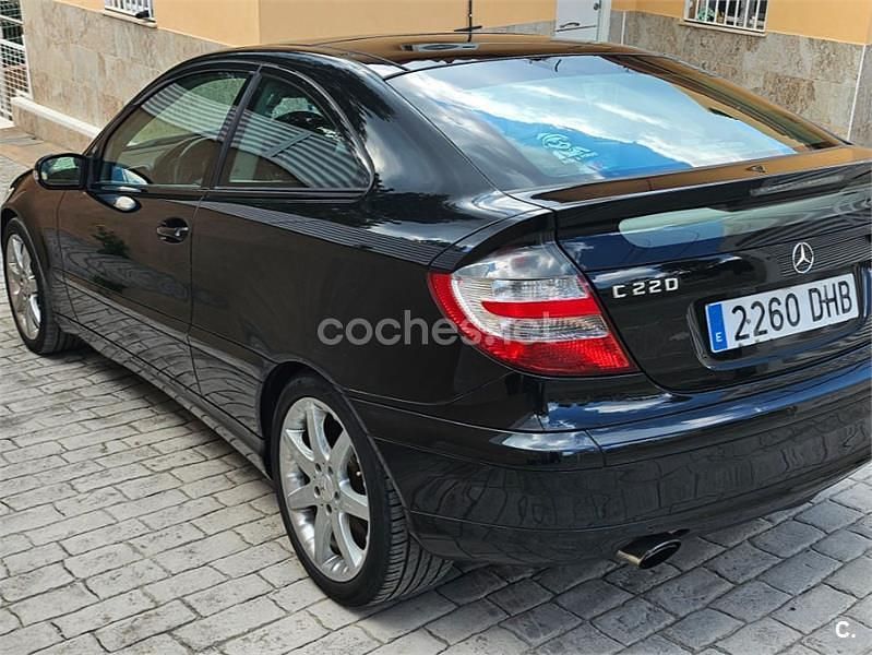 Usado Mercedes C220 Sport Edition 150 CV (110 kW) 2005 Negro Berlina