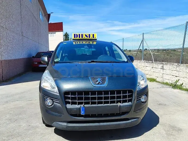 Usado Peugeot 3008 Active 112 CV (82 kW) 2011 Azul Familiar