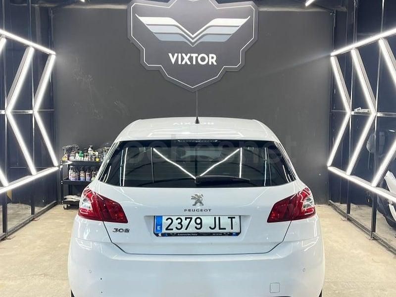 Usado Peugeot 308 Allure 130 CV (95 kW) 2015 Blanco Berlina