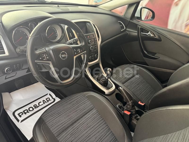Usado Opel Astra Selective 110 CV (80 kW) 2015 Blanco Familiar